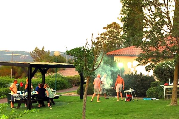 עושים על האש